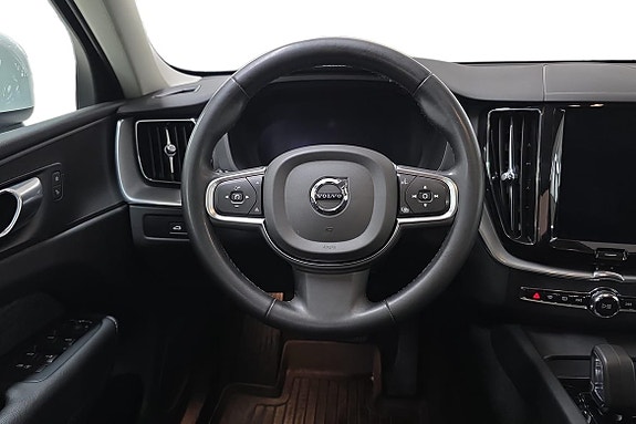 Volvo XC60 11 of 24