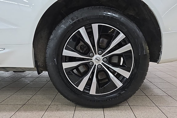 Volvo XC60 17 of 24