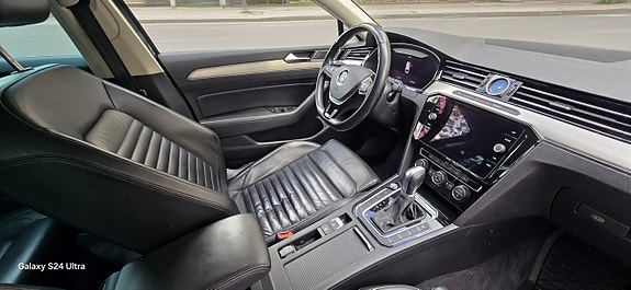 Volkswagen Passat 9 of 12