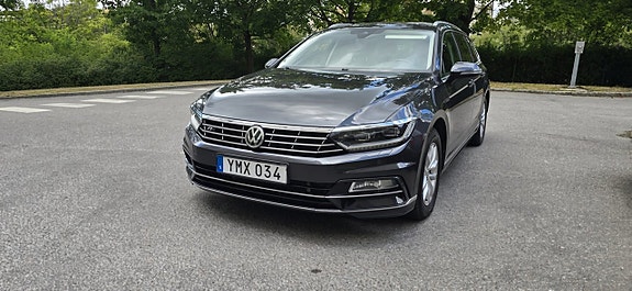 Volkswagen Passat 2 of 12