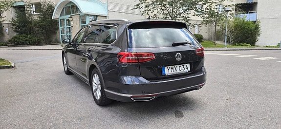 Volkswagen Passat 5 of 12