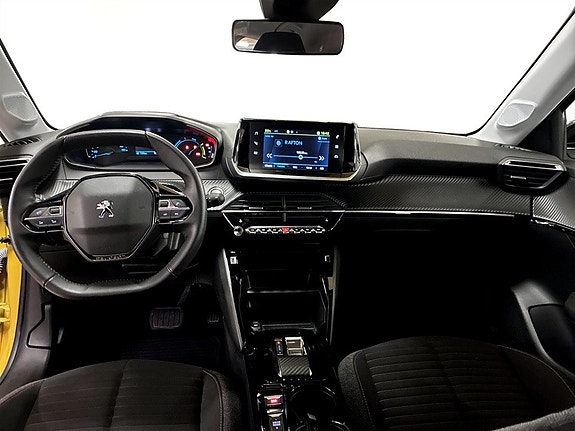 Peugeot e-208 7 of 16