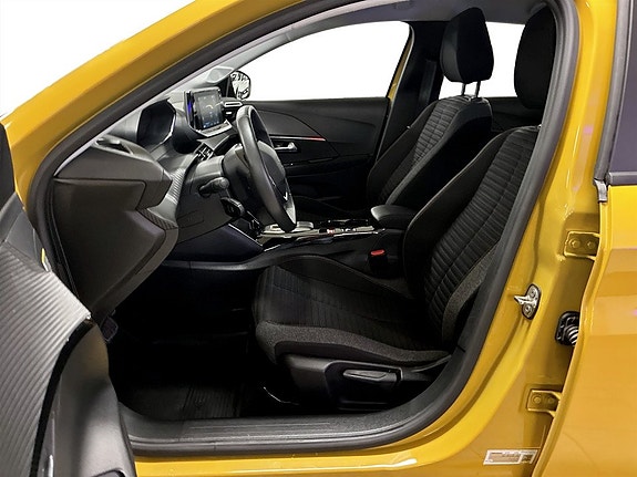 Peugeot e-208 5 of 16