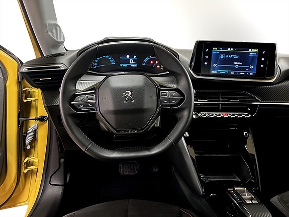 Peugeot e-208 8 of 16