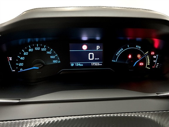 Peugeot e-208 9 of 16
