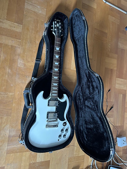 Epiphone SG elgitarr vit