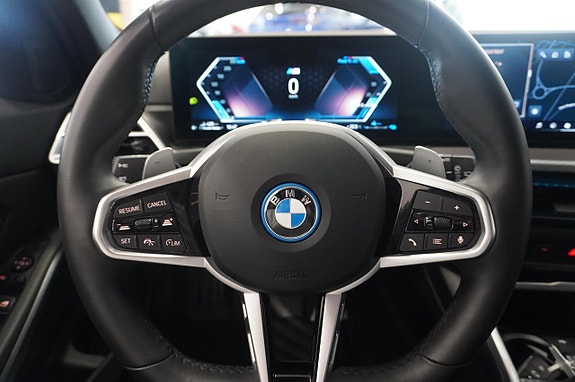 BMW 330e 5 of 12