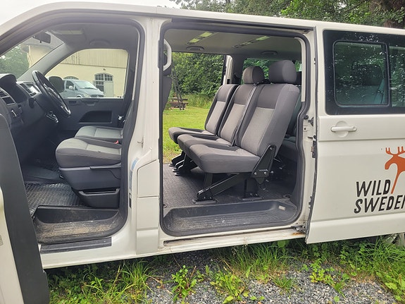 Volkswagen Caravelle 13 of 19