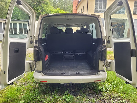 Volkswagen Caravelle 11 of 19