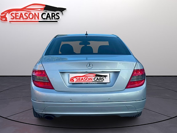 Mercedes-Benz C200 8 of 13