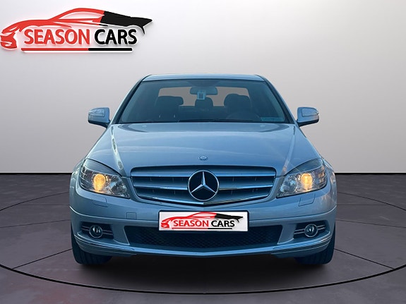 Mercedes-Benz C200 9 of 13