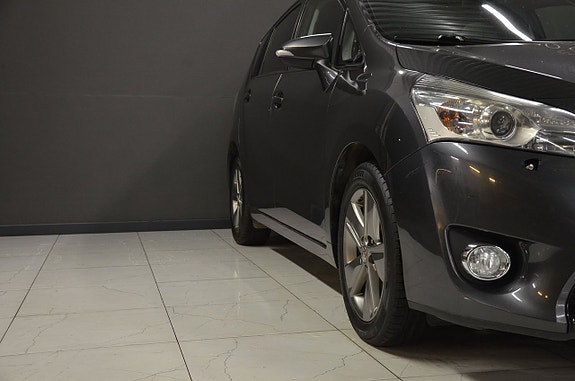 Toyota Verso 2 of 22