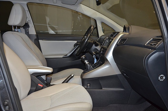 Toyota Verso 12 of 22