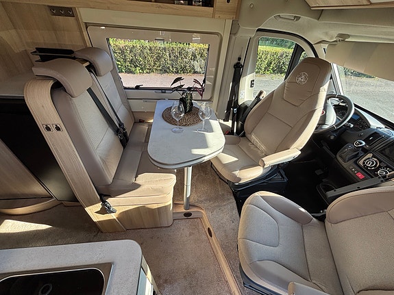Dreamer Living Van 7 of 18