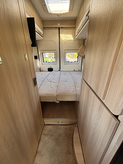 Dreamer Living Van 4 of 18