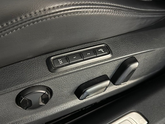 Volkswagen Passat Alltrack 19 of 21