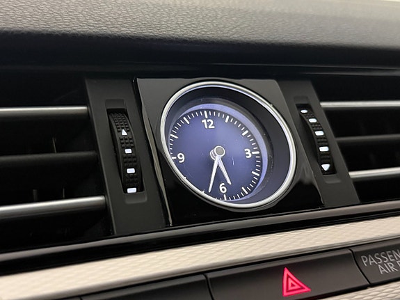 Volkswagen Passat Alltrack 13 of 21