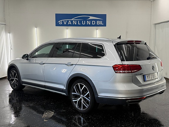 Volkswagen Passat Alltrack 5 of 21