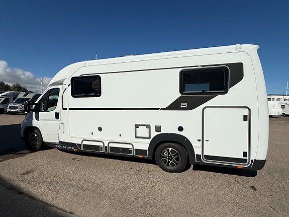Bürstner Signature 7.0 långbäddar, aldevärme, 32" TV, inverter 1800w med mer! 5 of 28