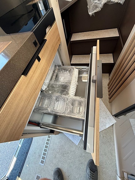 Bürstner Signature 7.0 långbäddar, aldevärme, 32" TV, inverter 1800w med mer! 20 of 28