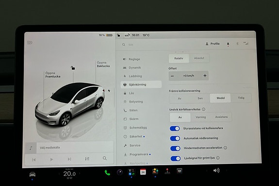 Tesla Model Y 25 of 26