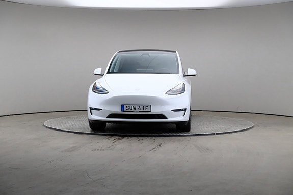 Tesla Model Y 3 of 26