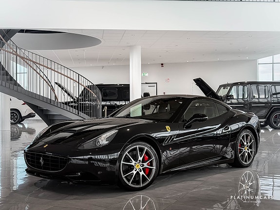 Ferrari California 2 of 12