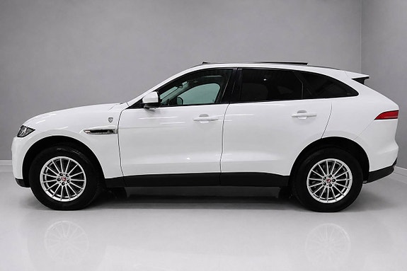Jaguar F-PACE 2 of 21
