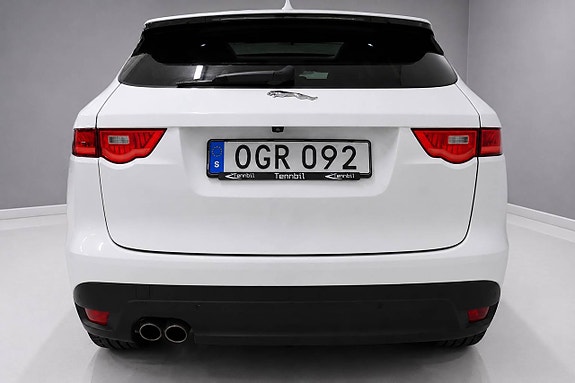 Jaguar F-PACE 20 of 21