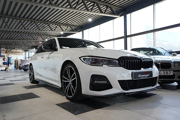BMW 330i 5 of 18