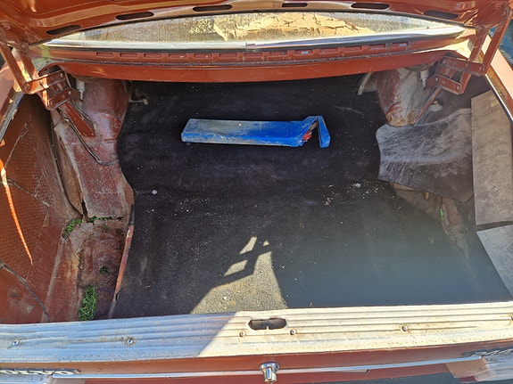 Volvo 244 3 of 11
