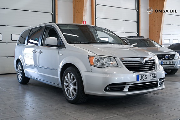 Lancia Voyager 3 of 16