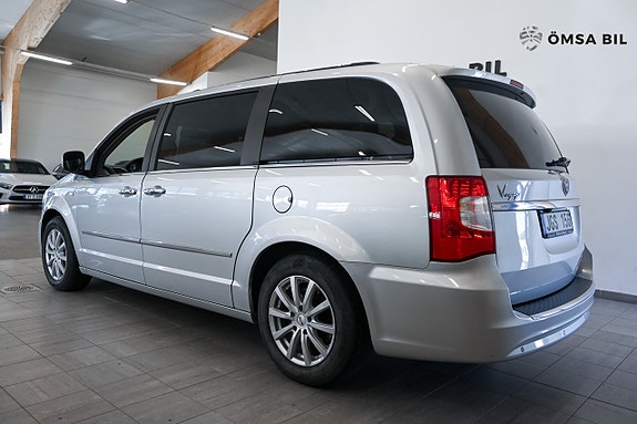 Lancia Voyager 5 of 16