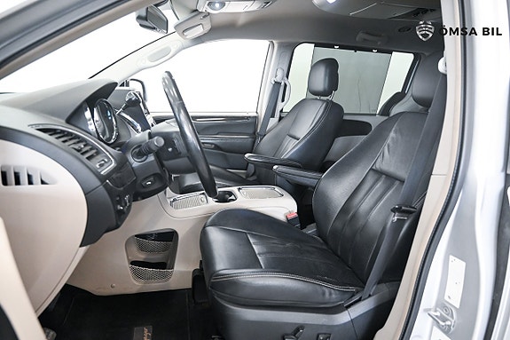 Lancia Voyager 7 of 16