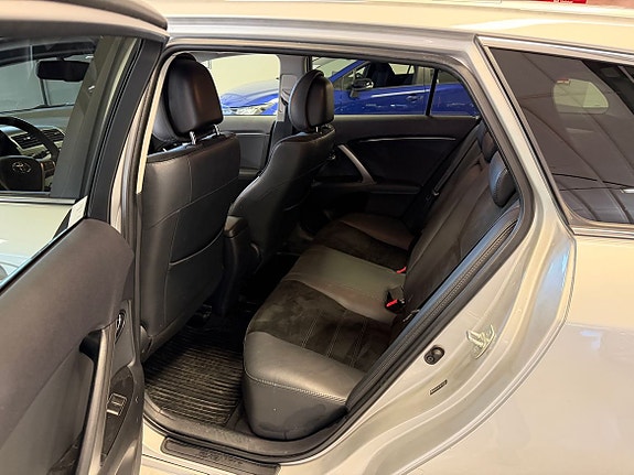 Toyota Avensis 10 of 12
