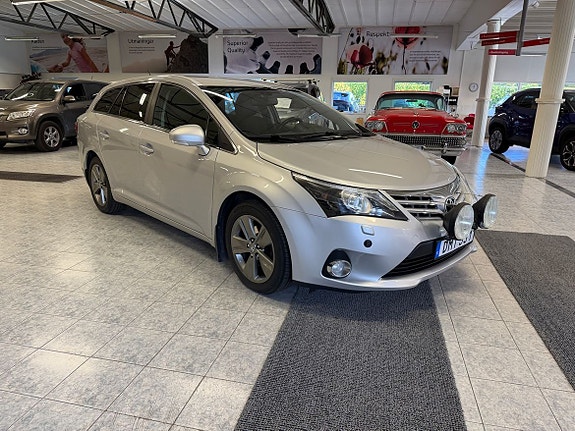 Toyota Avensis 3 of 12