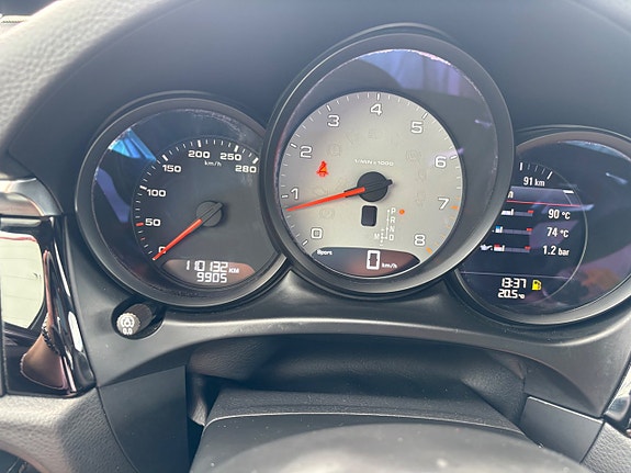 Porsche Macan S 12 of 16