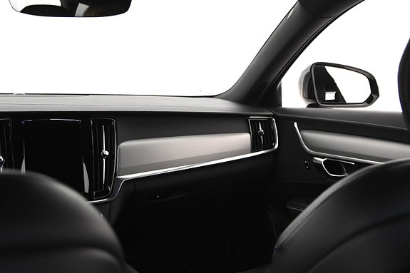 Volvo V90 18 of 27