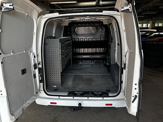 Nissan NV200 5 of 5