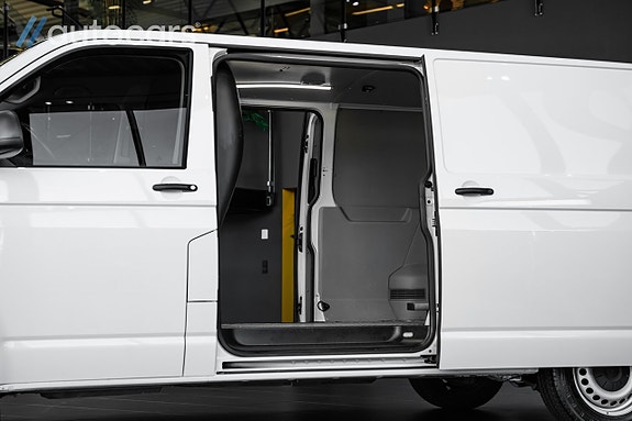 Volkswagen Transporter 19 of 30