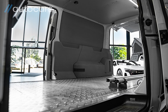 Volkswagen Transporter 18 of 30