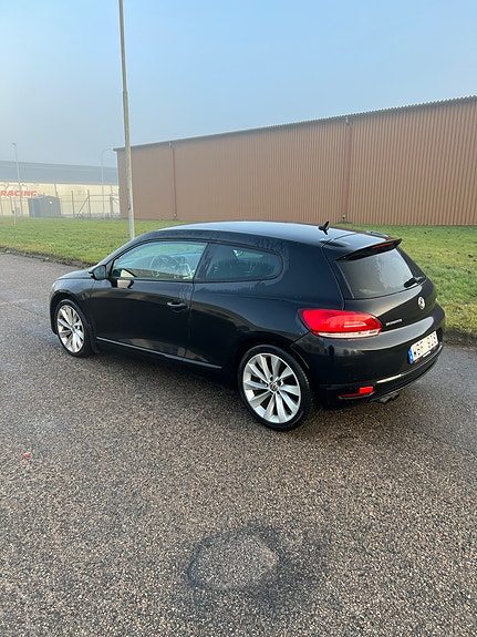 Volkswagen Scirocco 2 of 7
