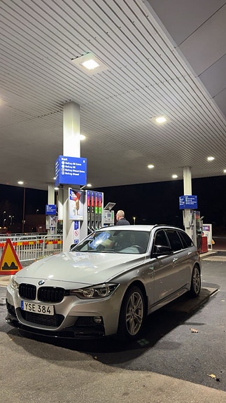 BMW 320d 3 of 5