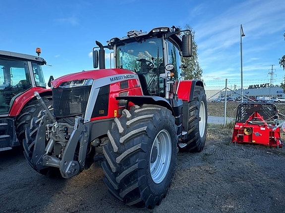 Massey Ferguson 8 S 265 2 of 2