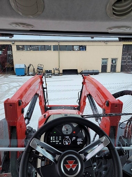 Massey Ferguson 5S 145 Efficient 5 of 9