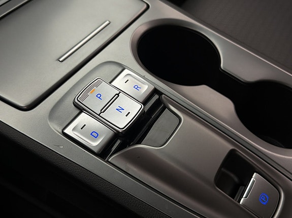 Hyundai Kona 26 of 30