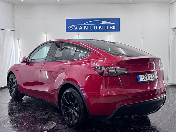 Tesla Model Y 5 of 21