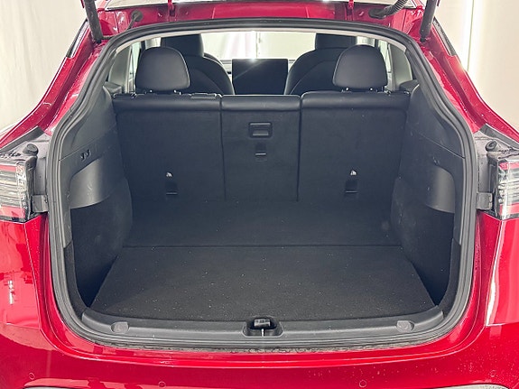 Tesla Model Y 7 of 21