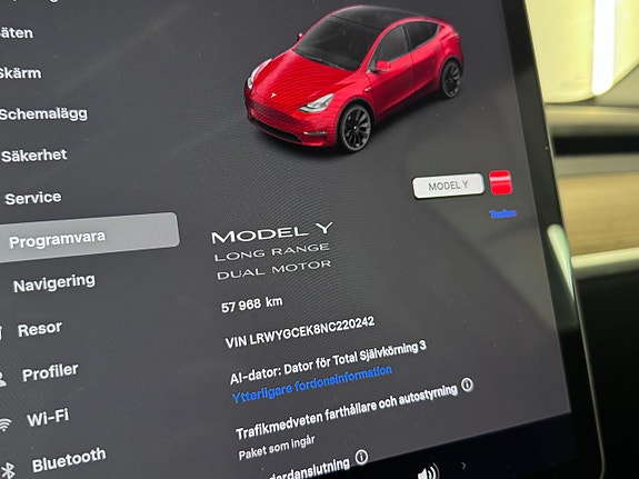 Tesla Model Y 15 of 21