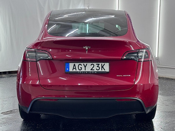 Tesla Model Y 4 of 21